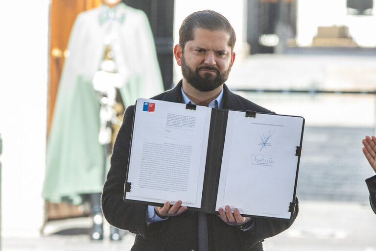 Columna de Álvaro Vergara: Boric y los detenidos desaparecidos