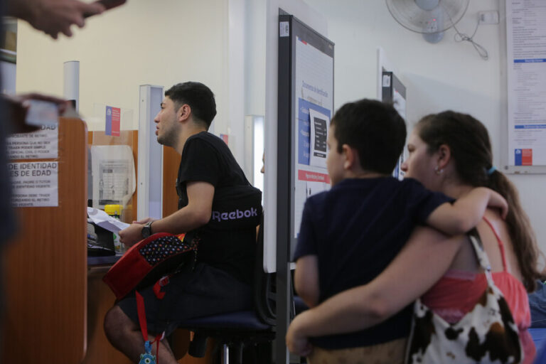 Presentan plan piloto de buenas prácticas en oficinas del Registro Civil: Contempla medidas con enfoque de género y cuidados