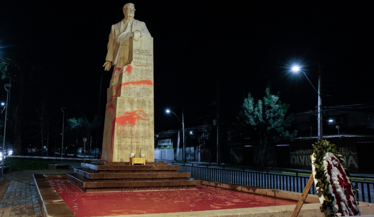Vandalizan estatua de expresidente Salvador Allende en San Joaquín