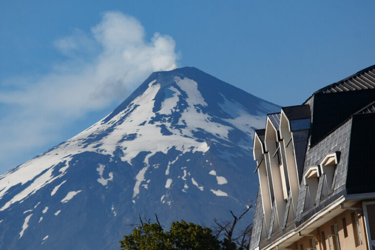 Volcán Villarrica: Primera imagen satelital desde la Alerta Naranja muestra su 