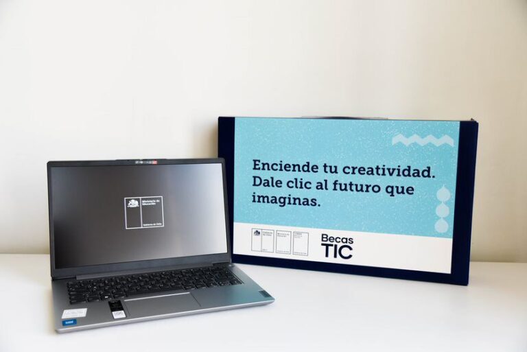 Junaeb informó el robo de más de 3 mil computadores destinados a Becas TIC
