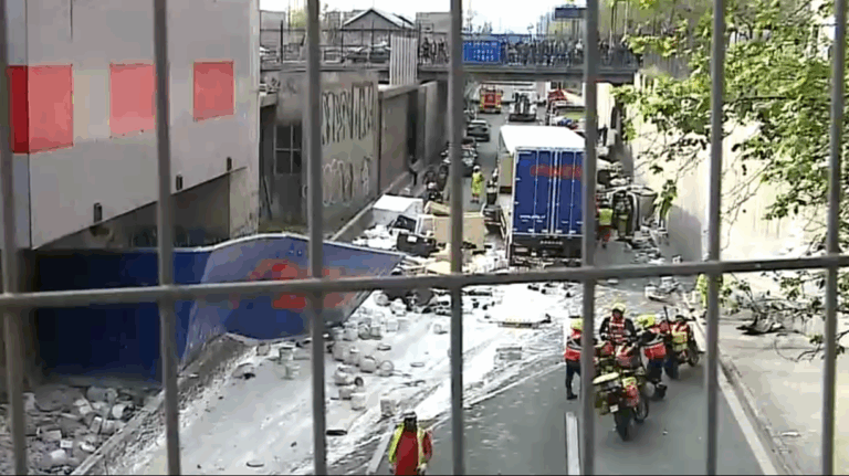 Accidente en Autopista Central provoca corte total de tránsito: Al menos tres personas lesionadas