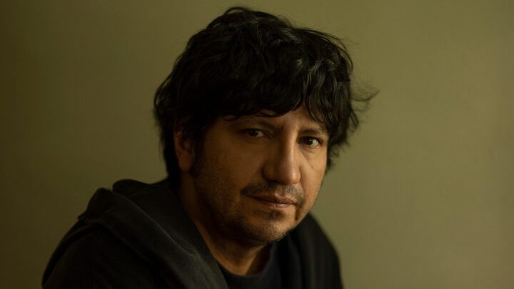 Alejandro Zambra se convierte en el primer chileno en ganar el Premio Iberoamericano a la Narrativa Manuel Rojas