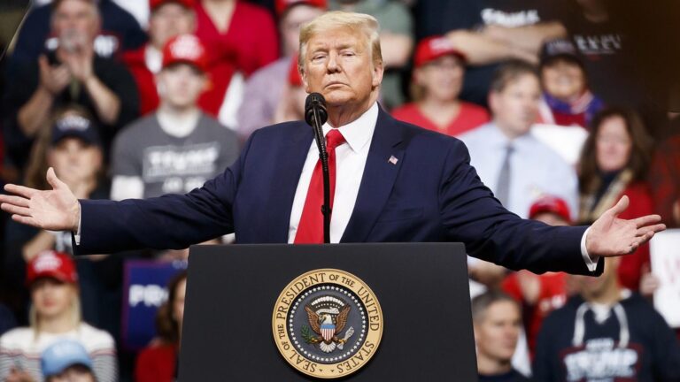 Trump presenta moción para que la jueza de su caso se abstenga del juicio por presunta injerencia electoral