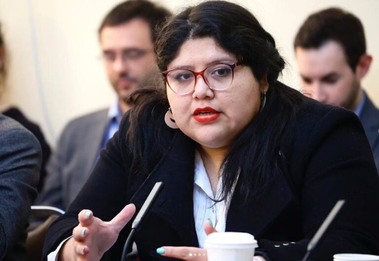 Consejera Melin rompió en llanto durante discusión de enmienda sobre personas con discapacidad: Instancia debió ser suspendida