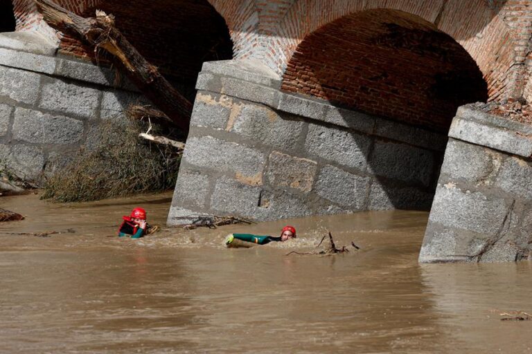 Lluvias torrenciales en España dejan dos muertos y al menos tres desaparecidos