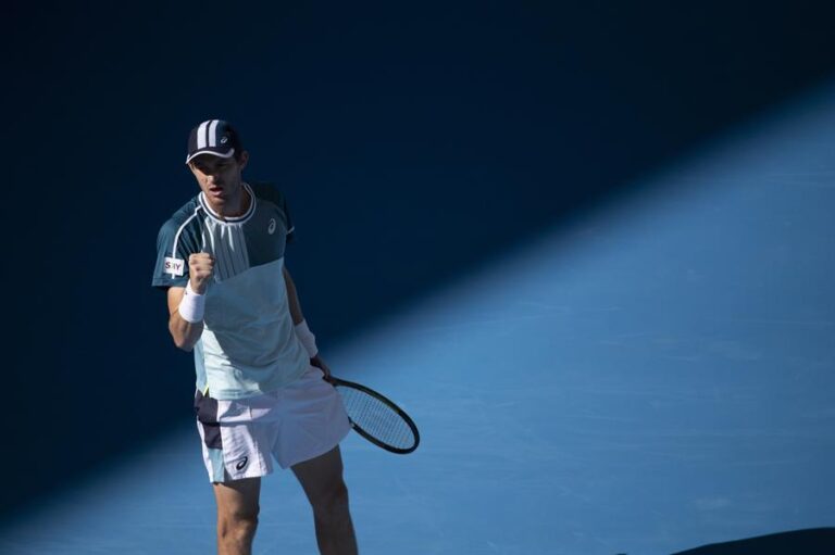 Nuevo triunfo: Nicolás Jarry vence a Arnaldi y pasa a cuartos de final en el ATP 500 de Beijing