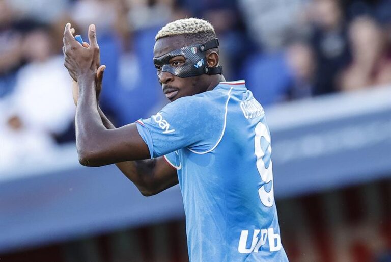 Delantero del Napoli estudia acciones legales contra el club tras polémica por videos de TikTok donde se burlan de él