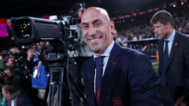 España: Luis Rubiales admite 