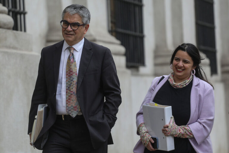 Marcel respaldó a directora de la Dipres: 