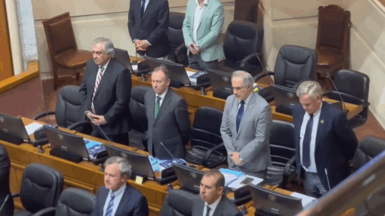50 años del golpe de Estado: Senado realiza un minuto de silencio en memoria de las víctimas