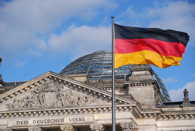 Alemania prohíbe grupo ultraderechista y neonazi 