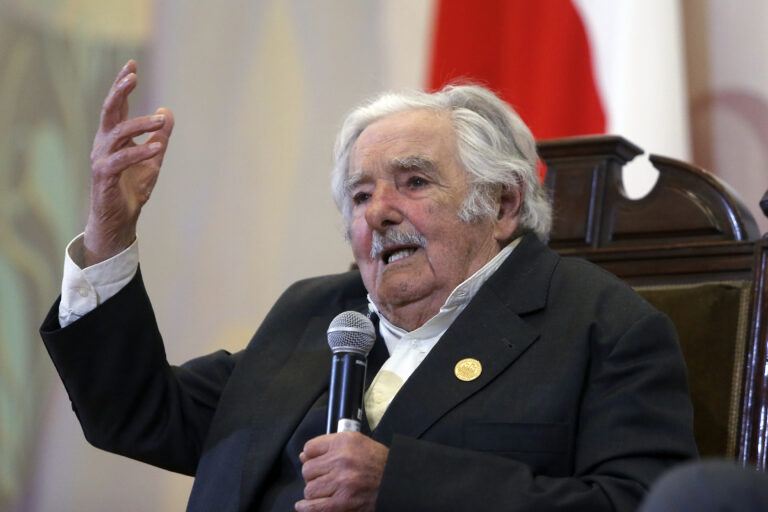 Pepe Mujica en charla de la U. de Chile: 