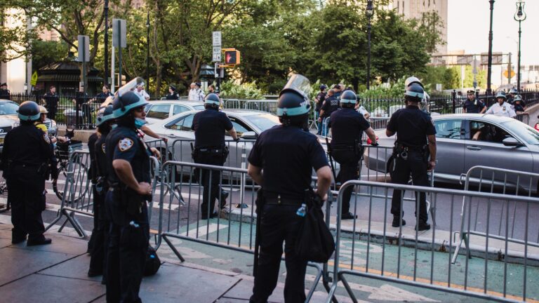 Estados Unidos presentó cargos contra ciudadano peruano por enviar más de 150 amenazas falsas de bomba contra escuelas