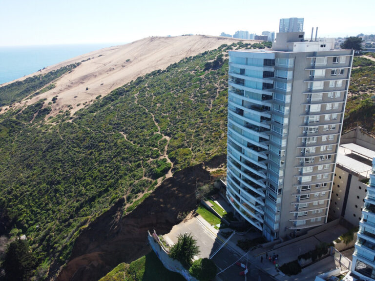 Ripamonti dice que situación por socavones es 