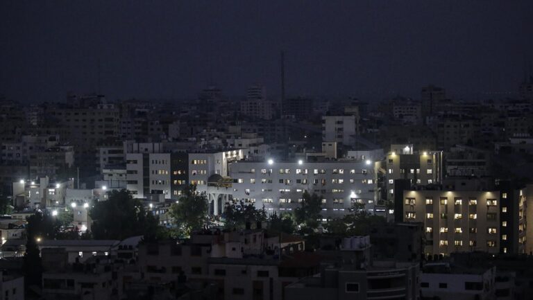 Destrucción de hospital en Gaza fue causado por cohete que se rompió en el aire, afirma Inteligencia de EE.UU.
