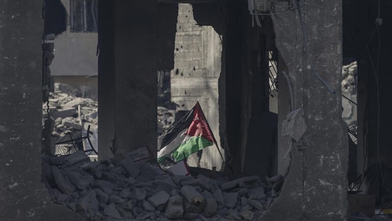 Cifra de muertos en la Franja de Gaza asciende a 900: Autoridades piden la apertura de un pasillo humanitario