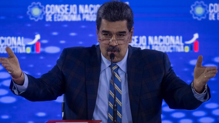 Nicolás Maduro llamó a una 