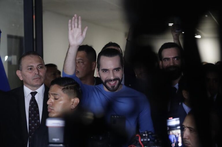 Pese a inconstitucionalidad: Bukele presenta solicitud para competir por la presidencia salvadoreña en 2024