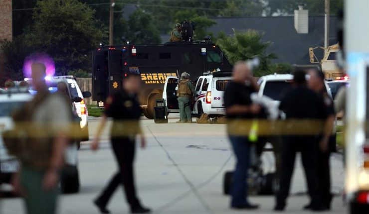 Estados Unidos: Policía llegó hasta casa de principal sospechoso de tiroteo que dejó a 18 personas muertas