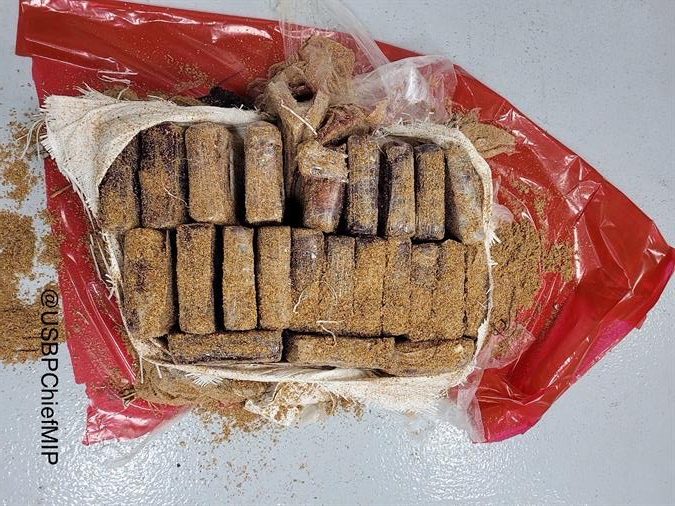Estados Unidos: Encuentran más de 30 kilos de cocaína flotando en una playa de Florida
