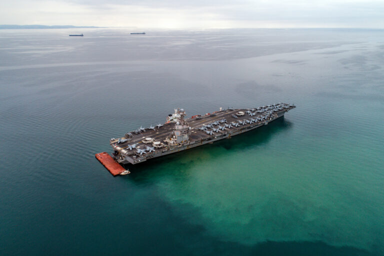 Armada de EE. UU. traslada grupo de ataque de portaaviones al Mediterráneo: Podrían interferir en la guerra de Israel