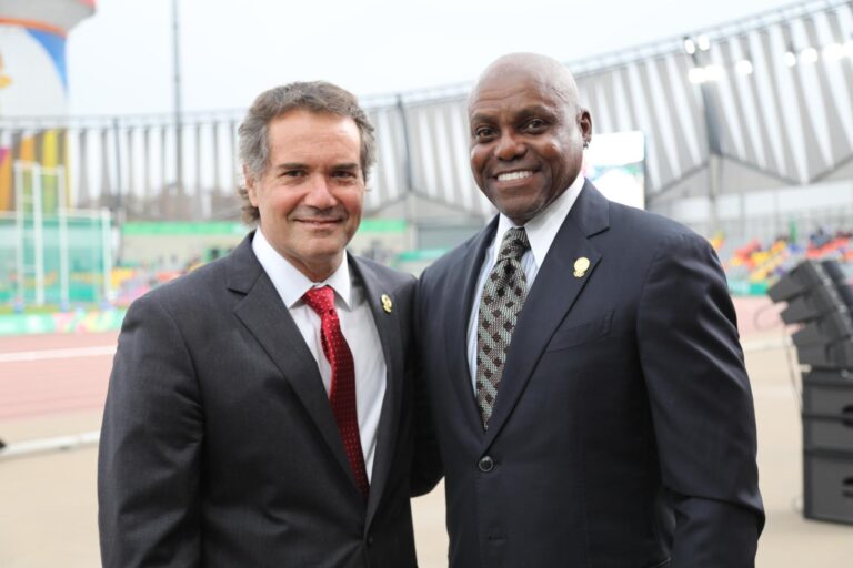 Carl Lewis confirmó su participación en Santiago 2023 como invitado de honor