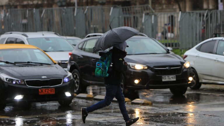 Martes: Pronostican posibles lluvias para ocho regiones de Chile