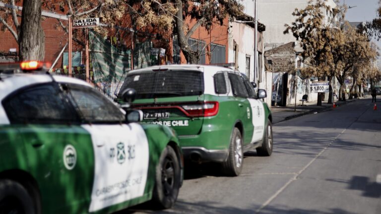 Desalojan a 22 familias que habitaban vivienda con construcción irregular en Estación Central
