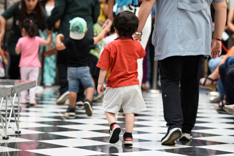 Comenzaron las inscripciones a salas cuna y jardines infantiles Junji e Integra: ¿Dónde postular?