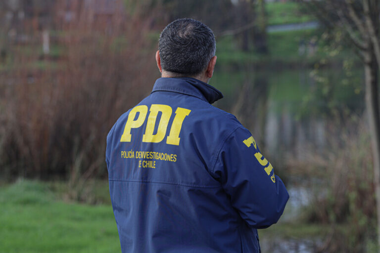 Investigan hallazgo de cadáver con heridas de bala a las orillas del Estero Marga Marga de Viña del Mar