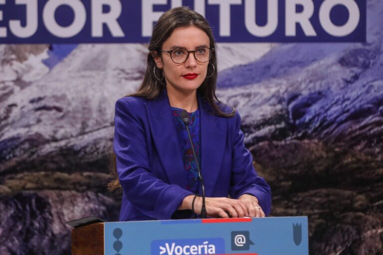 Ministra Vallejo y campaña informativa del plebiscito: 