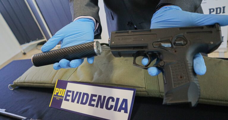 PDI detuvo a Mijael Carvones, vocero de Temucuicui: Está siendo investigado por robo de madera