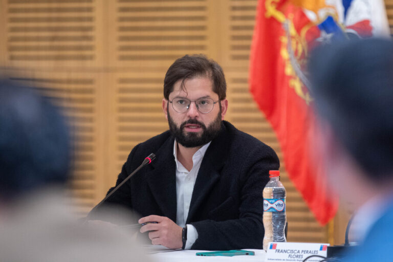 Boric y gira en China: 