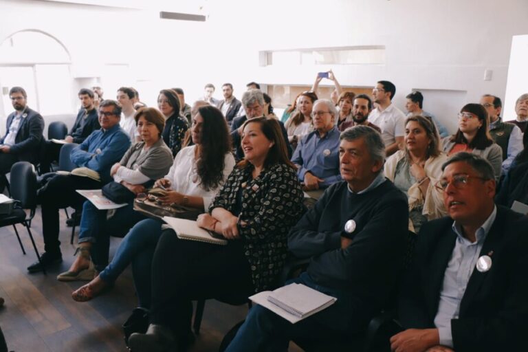 Realizan cónclave oficialista: Proceso constitucional y el futuro de la alianza son algunos de los principales temas a tratar
