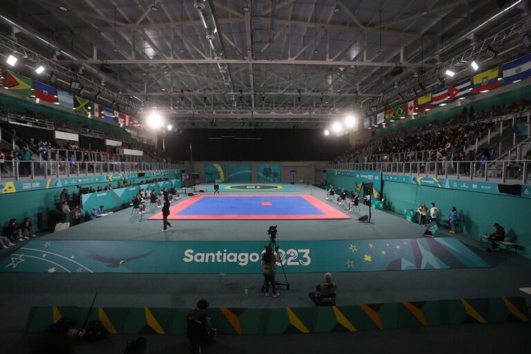 Nueva medalla para Chile en Santiago 2023: Claudia Gallardo se llevó el bronce en taekwondo