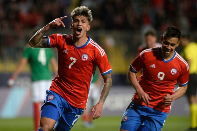 Chile debuta con triunfo frente a México en Santiago 2023
