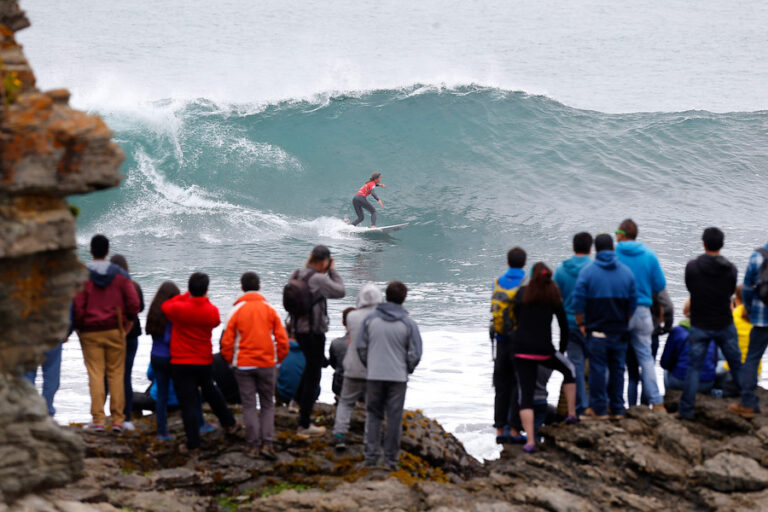 Suspenden el fin de semana de surf de los Juegos Panamericanos Santiago 2023 debido al mal pronóstico climático