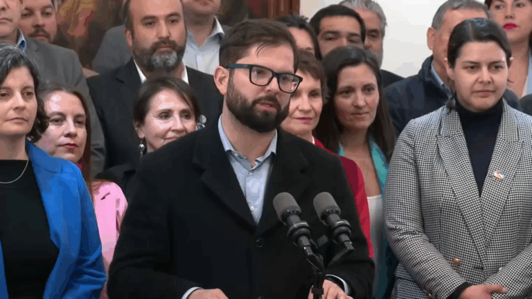 Pdte. Boric y crisis educativa en Atacama: 