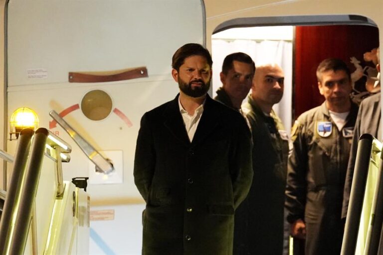 Pdte. Boric culmina su gira por China: Este será el extenso viaje de 8 escalas para su regreso a Chile