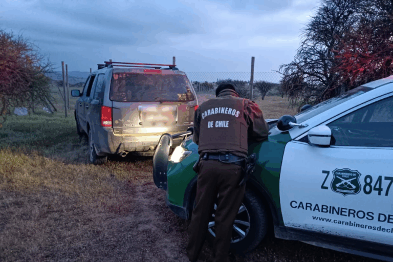 Recuperan en O'Higgins camioneta robada a Paul Vásquez: Sujetos abandonaron el vehículo y huyeron a pie