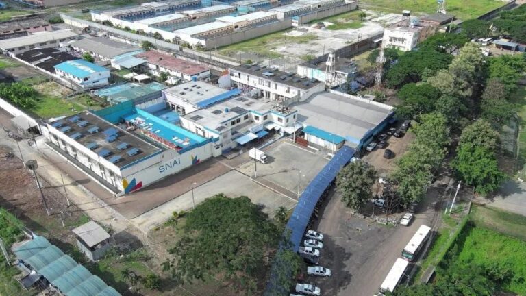 Caso Villavicencio: Presidente de Ecuador activa el gabinete de Seguridad tras asesinato de 6 reos