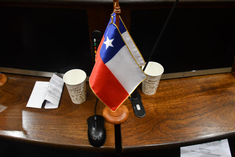 Columna de Álvaro Iriarte: Hispanidad, Constitución viva y proceso constitucional