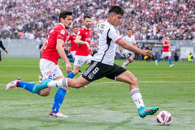 Remontada inolvidable: Colo Colo tumba a Católica en los descuentos y sigue luchando en el torneo