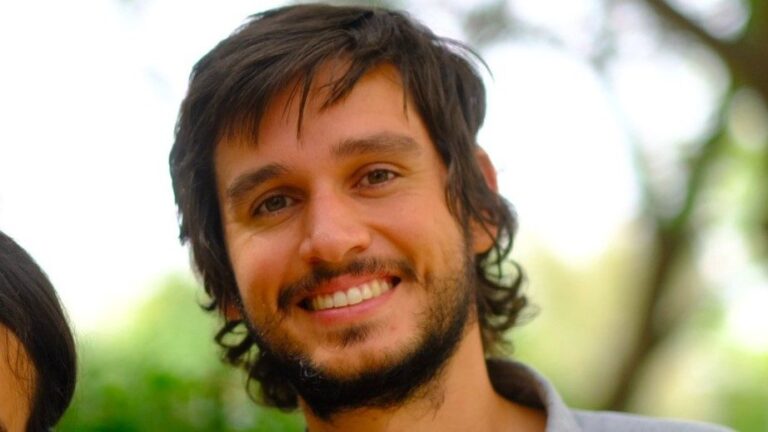 Diego Vela, cercano a exministro Giorgio Jackson, será el nuevo presidente de Revolución Democrática