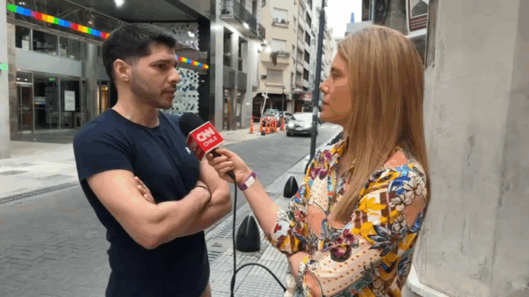 Agustín De Marco, politólogo argentino: 