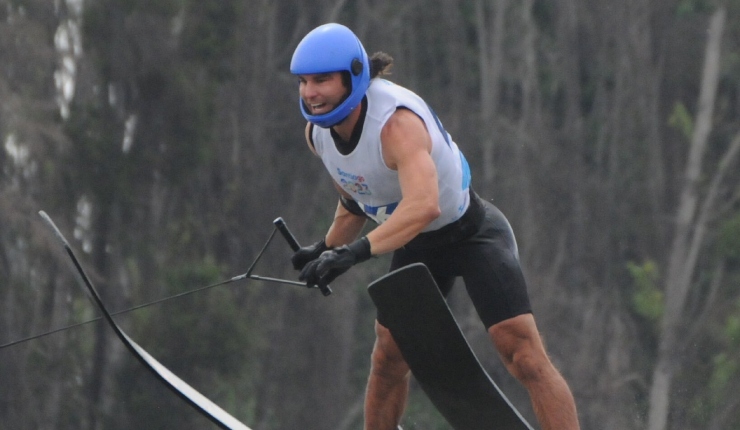 ¡Segundo oro para Chile! Emile Ritter consigue el primer lugar en el salto de esquí náutico en Santiago 2023