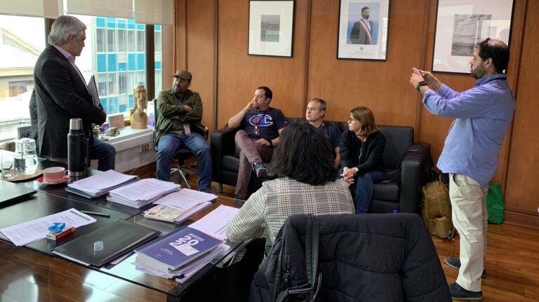 Funcionarios del Ministerio de las Culturas ocuparon las instalaciones tras incumplimientos del Gobierno en el petitorio