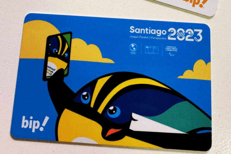 Selfiu: Metro de Santiago estrena nuevos diseños de tarjetas Bip! inspirados en Santiago 2023