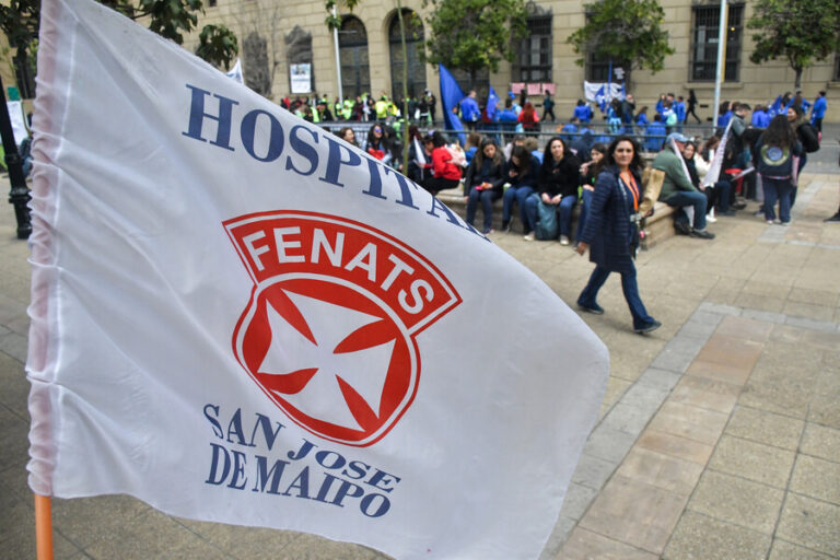 Tras segundo día de movilización: Fenats acusó “portazo” en reunión con Minsal y Hacienda